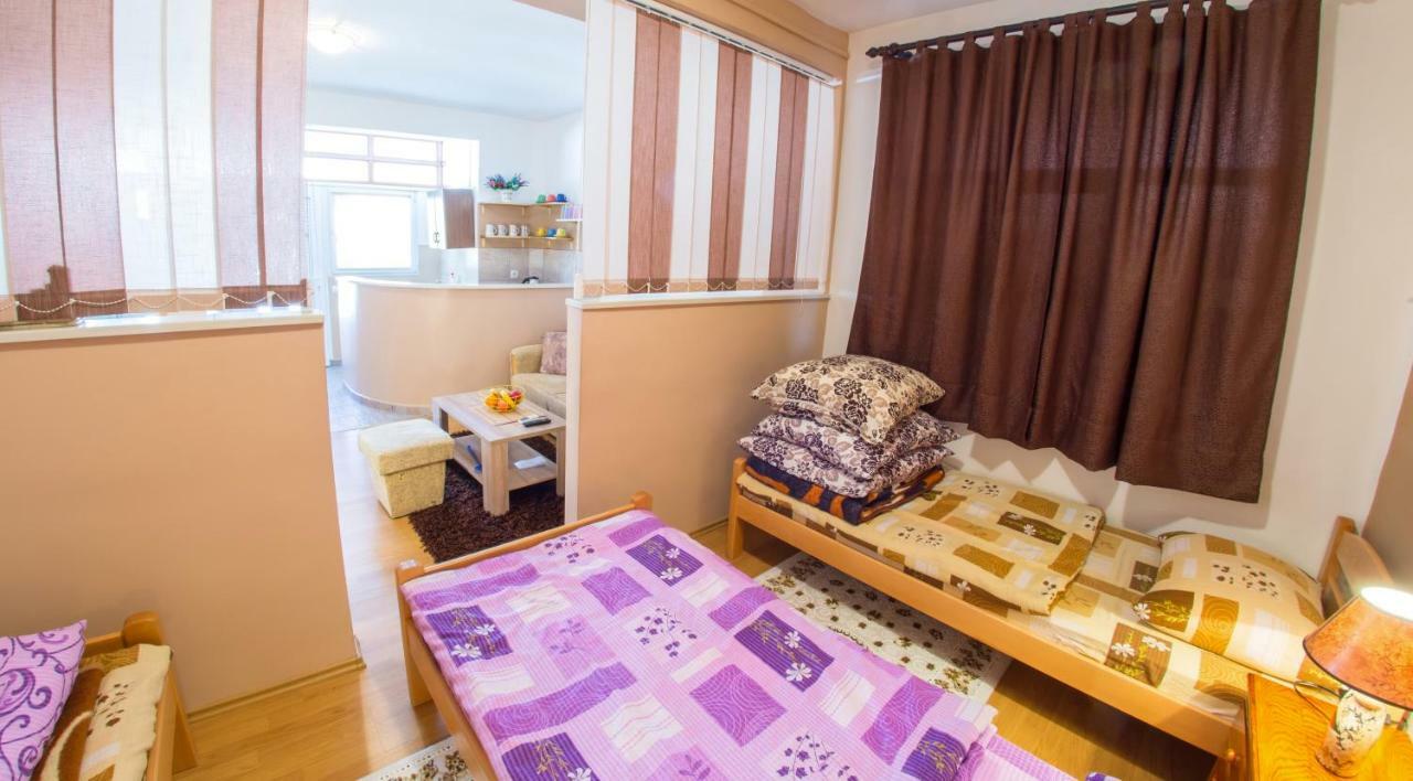 Apartment Elegant โมสตาร์ ภายนอก รูปภาพ