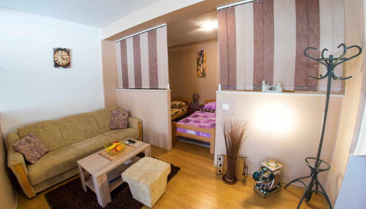 Apartment Elegant โมสตาร์ ภายนอก รูปภาพ