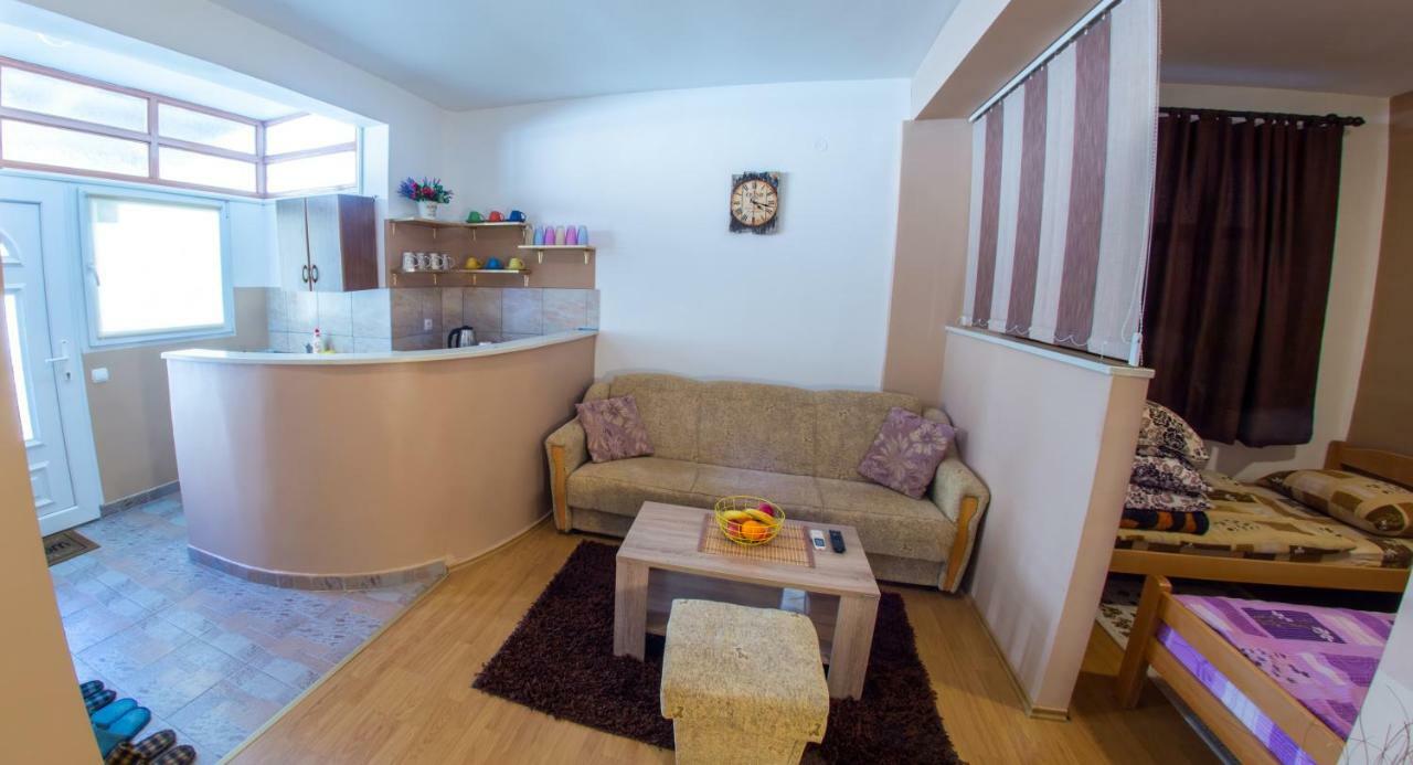 Apartment Elegant โมสตาร์ ภายนอก รูปภาพ